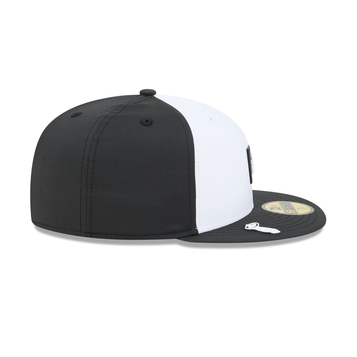 Los Angeles Angels 2026 Clubhouse Black & White 59FIFTY Fitted Hat