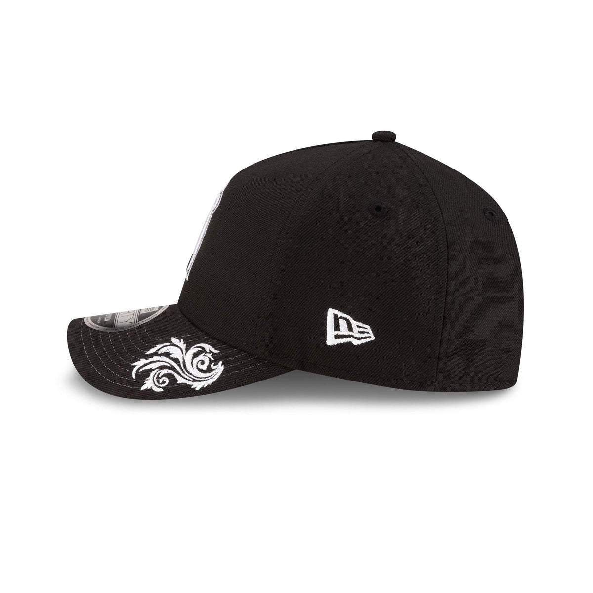 Los Angeles Angels Script Black and White 9FORTY M-Crown A-Frame Snapback Hat